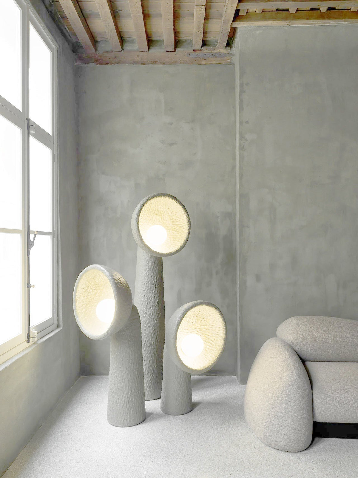 Ernionis Textured keramische vloerlamp
