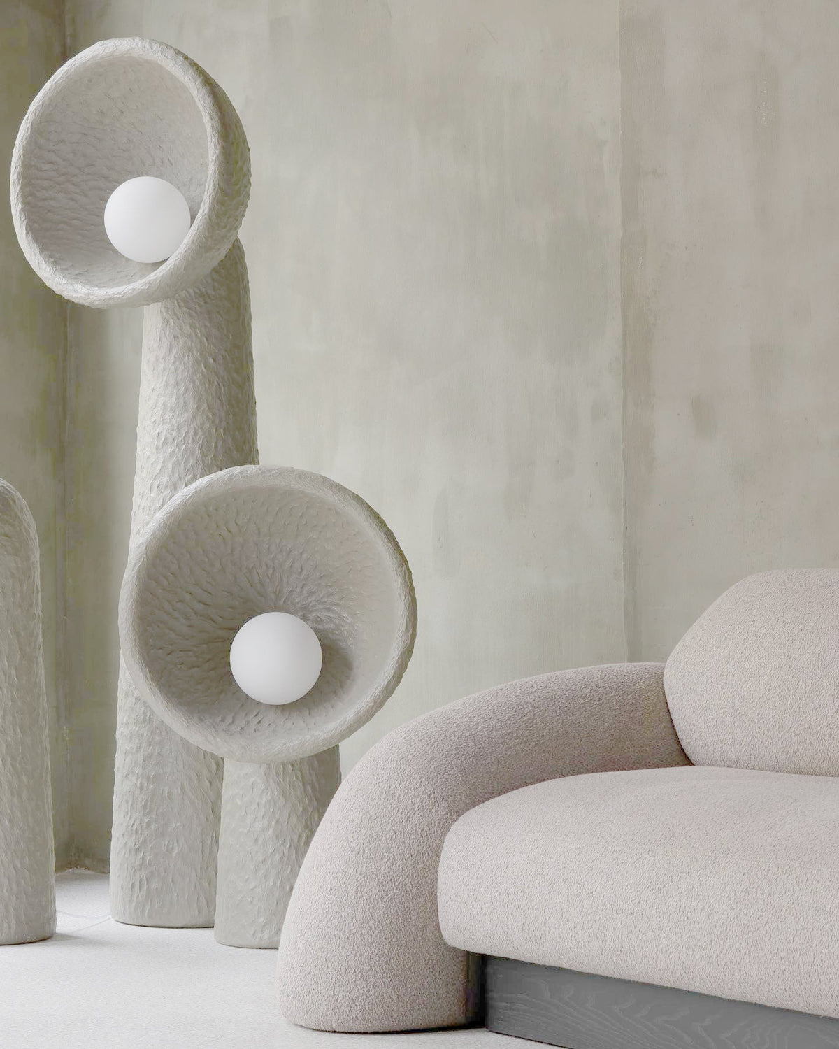 Ernionis Textured keramische vloerlamp