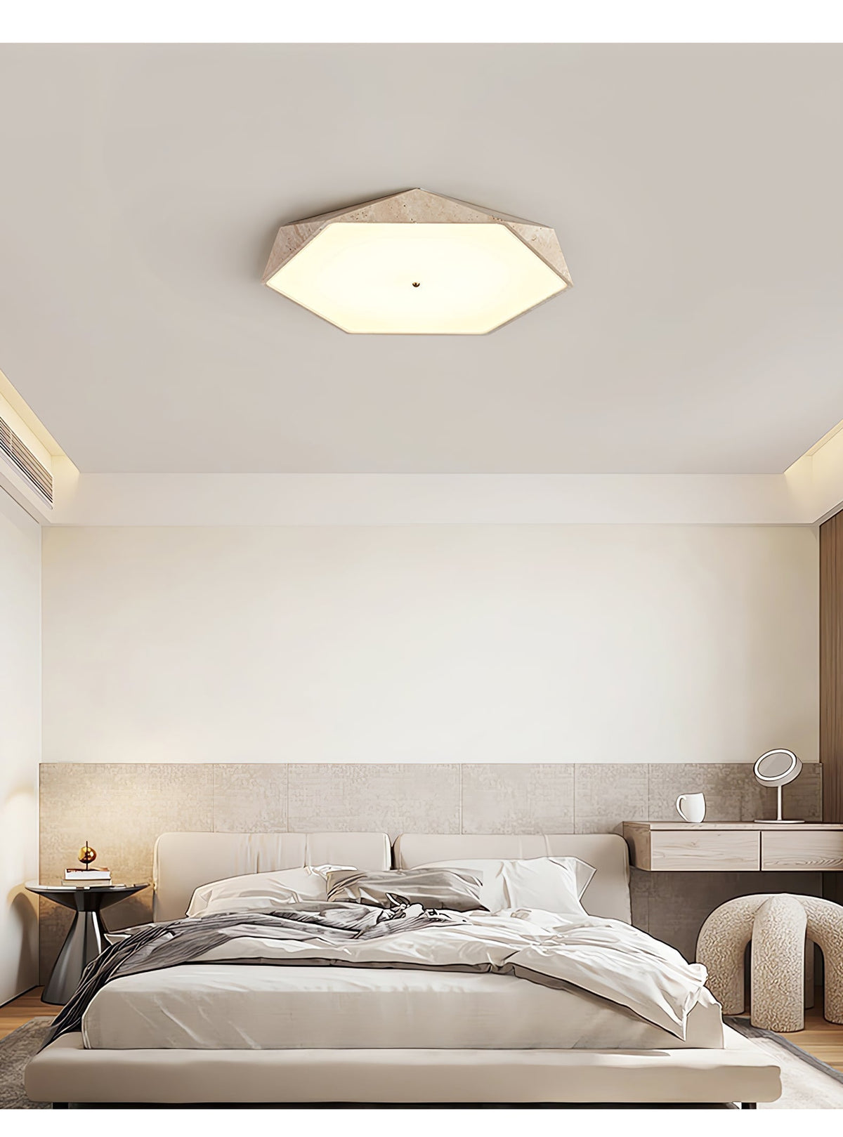 Hexagonale plafondlamp in geel travertin