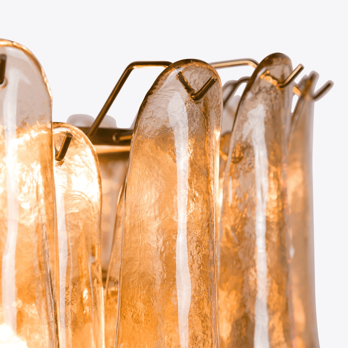 Lykne kroonluchter van met amberkleurige Murano-glas bloemblaadjes in mid-century stijl