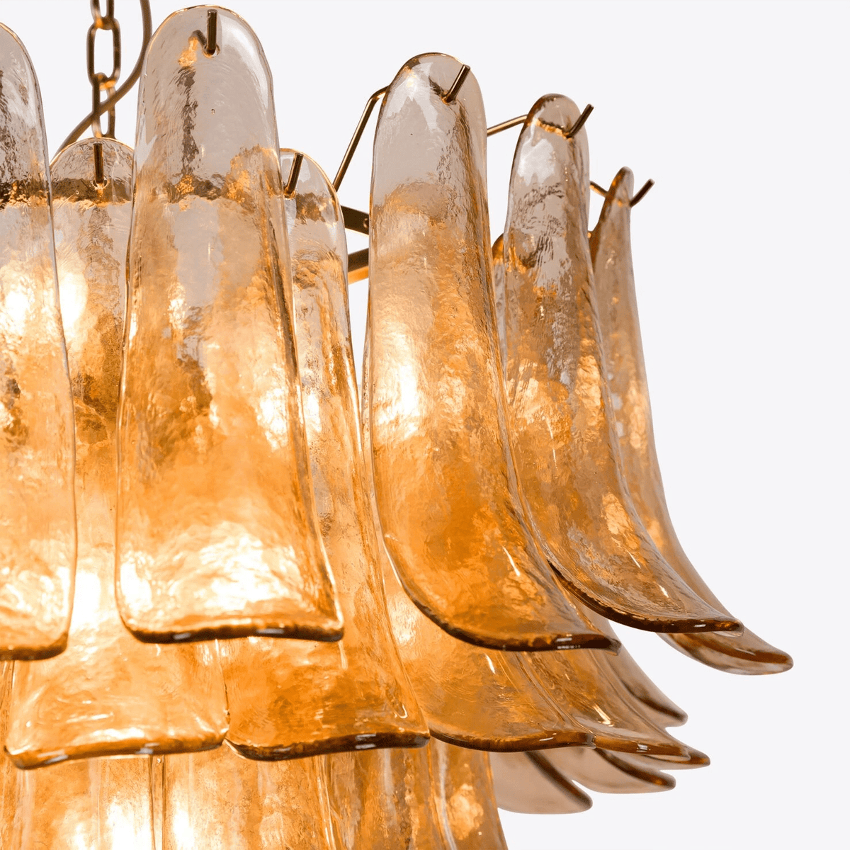 Lykne kroonluchter van met amberkleurige Murano-glas bloemblaadjes in mid-century stijl