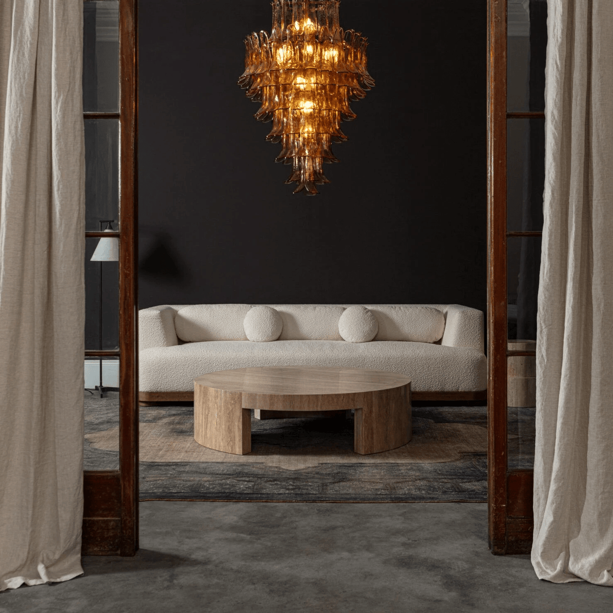 Lykne kroonluchter van met amberkleurige Murano-glas bloemblaadjes in mid-century stijl