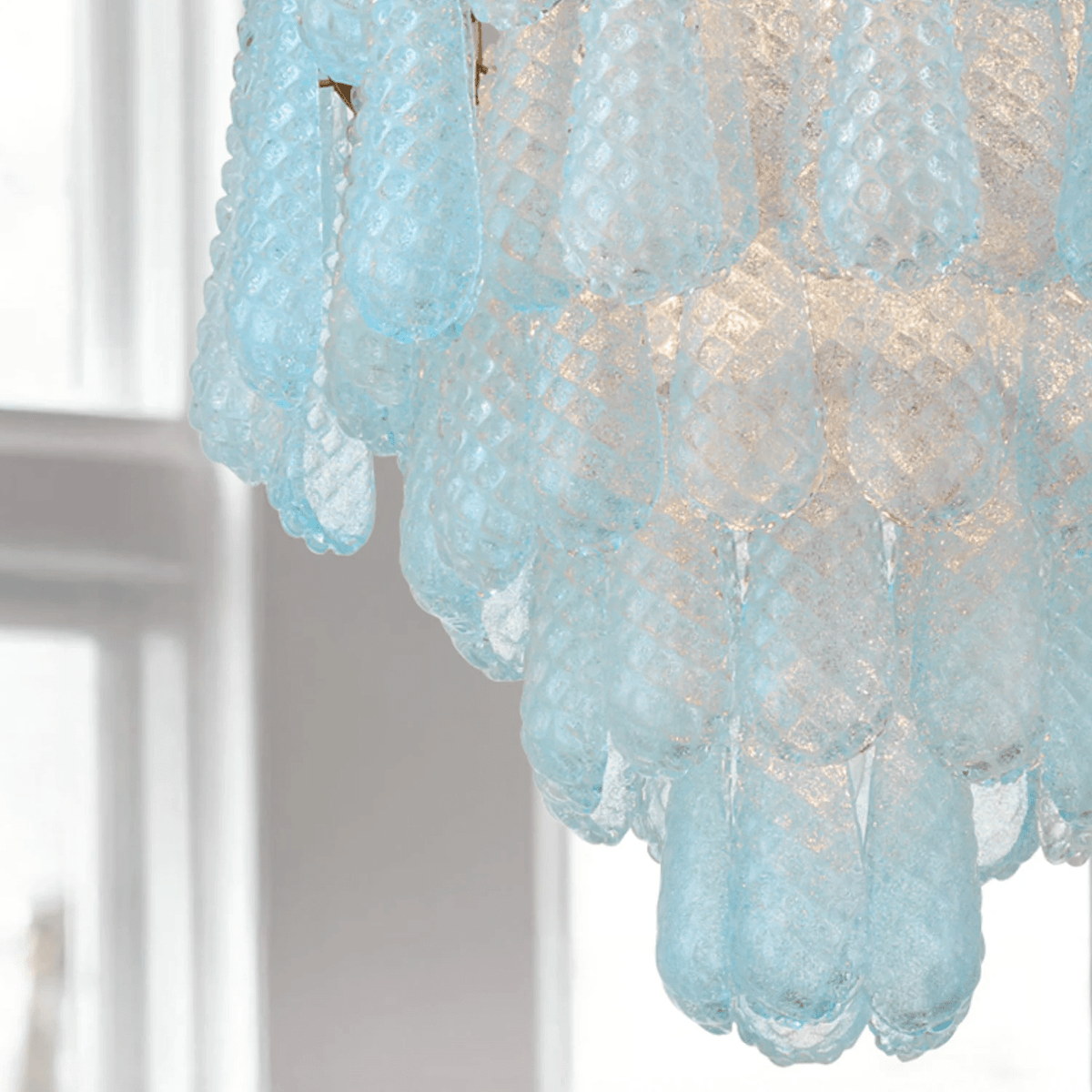 Velorian Kroonluchter met druppelvormige textuur en glas