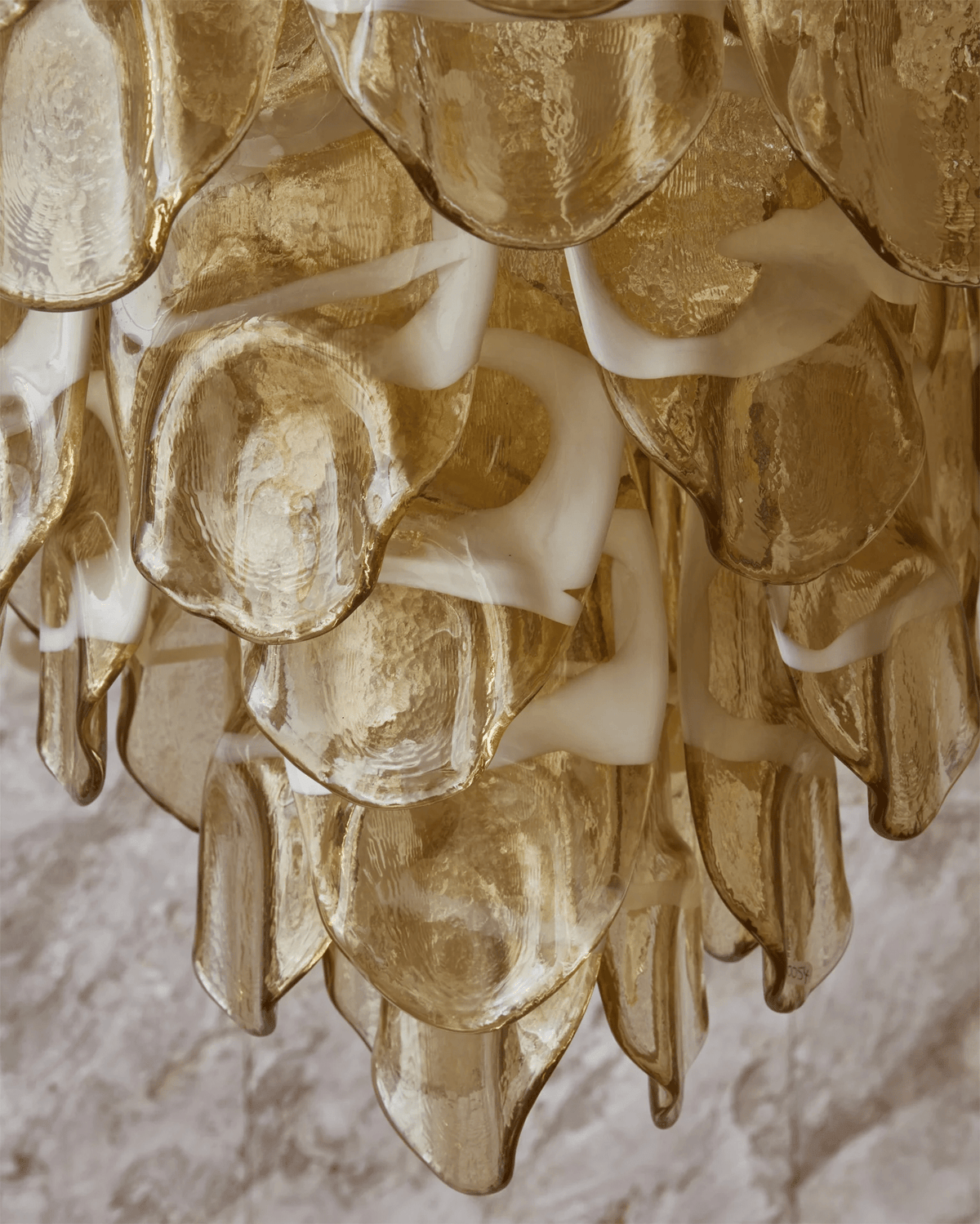 Celuora kroonluchter met gelaagde amberkleurige Murano-glas ovaalvormige druppels