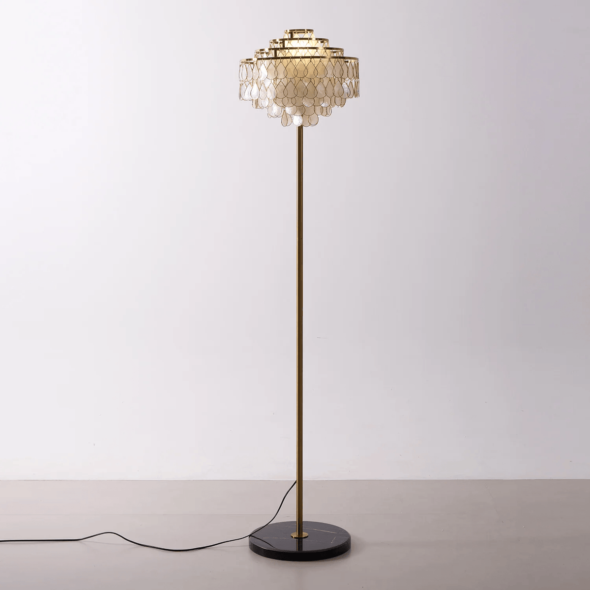 Emily vloerlamp in goudkleurige afwerking