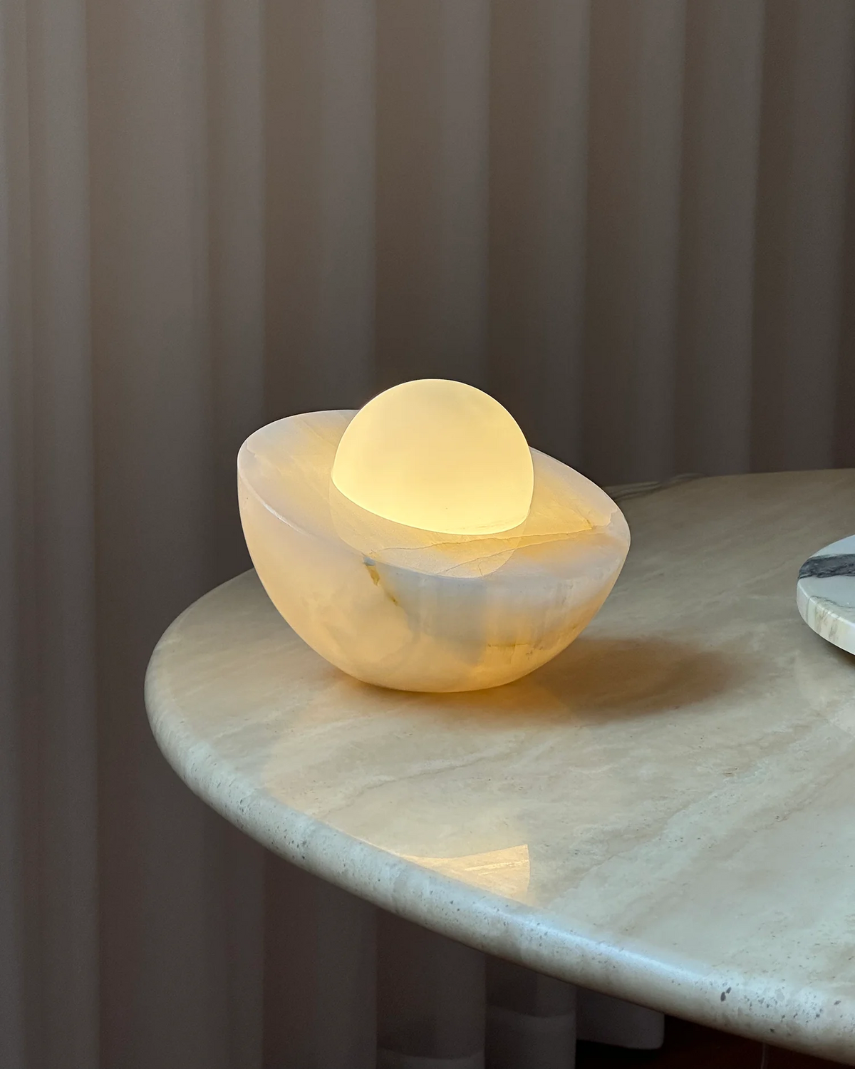 Fryle Jade minimalistisch Halo tafellamp