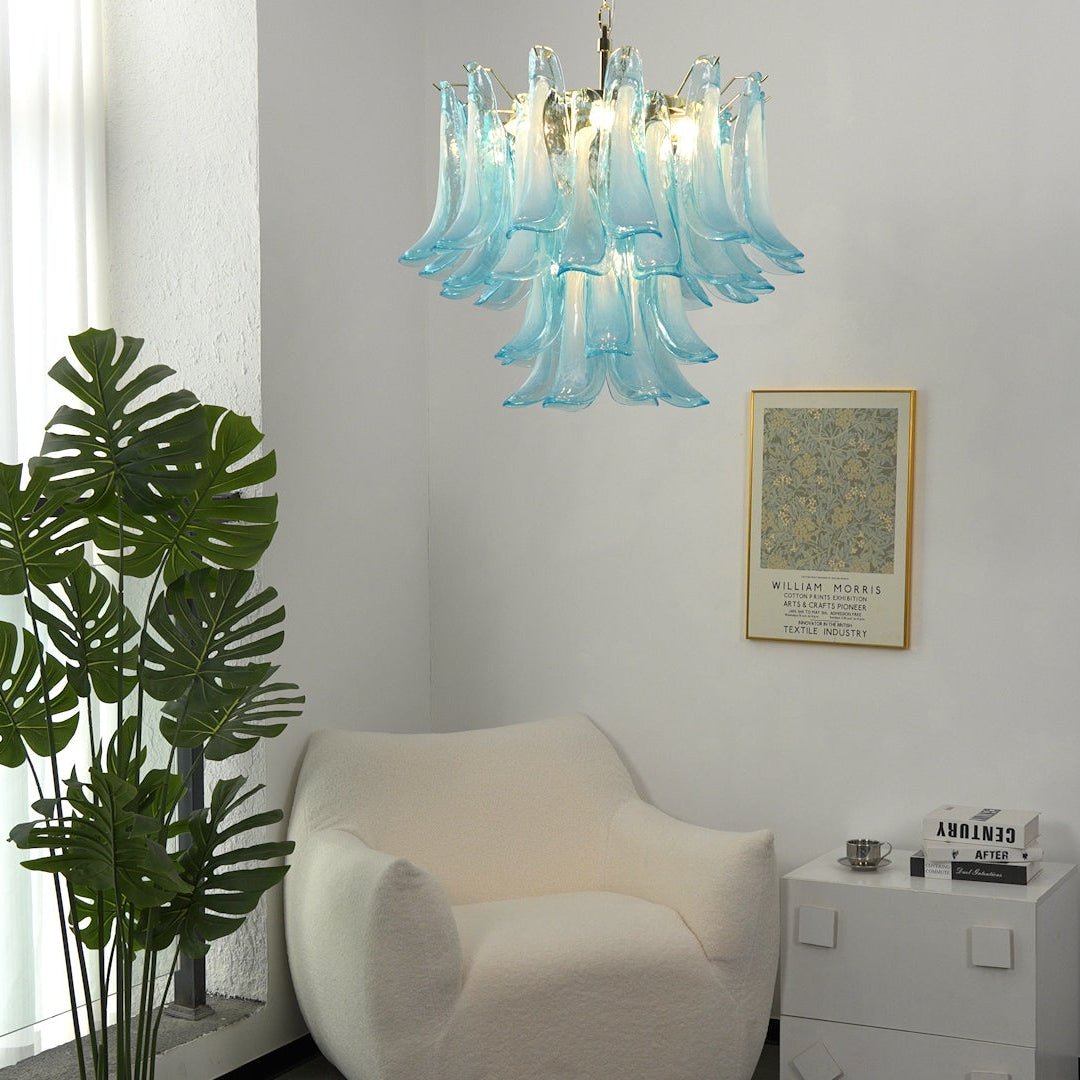 Elio kroonluchter Azure Drift glas met goudkleurige afwerking en blauwe kap