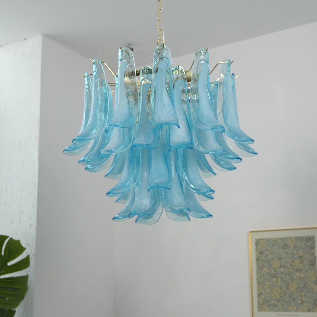 Elio kroonluchter Azure Drift glas met goudkleurige afwerking en blauwe kap