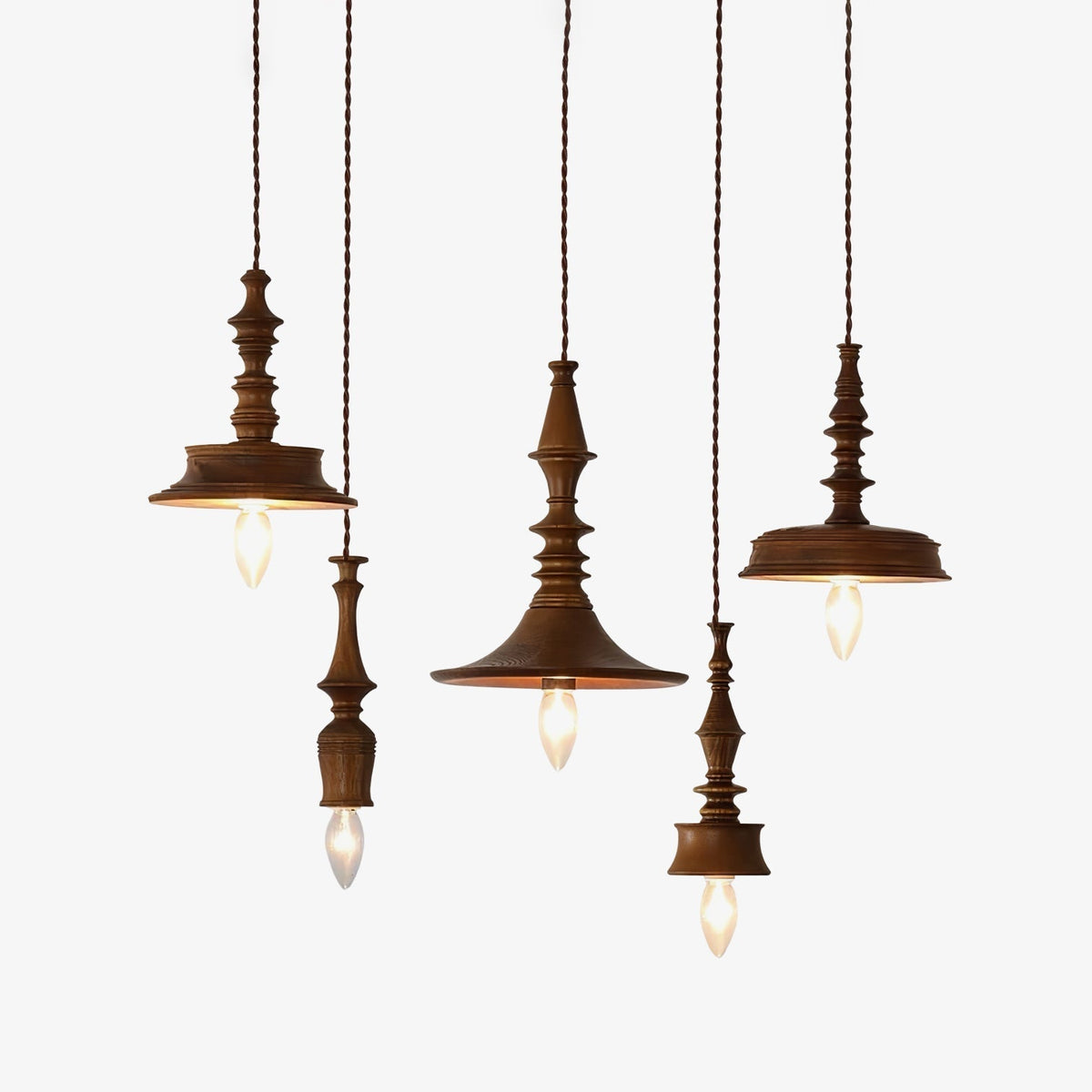 Tessira hanglamp van walnoothout met industriële stijl