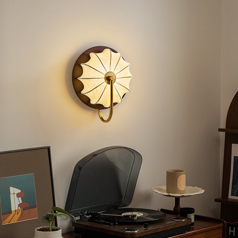 Elfx wandlamp van Hout met Stofkap