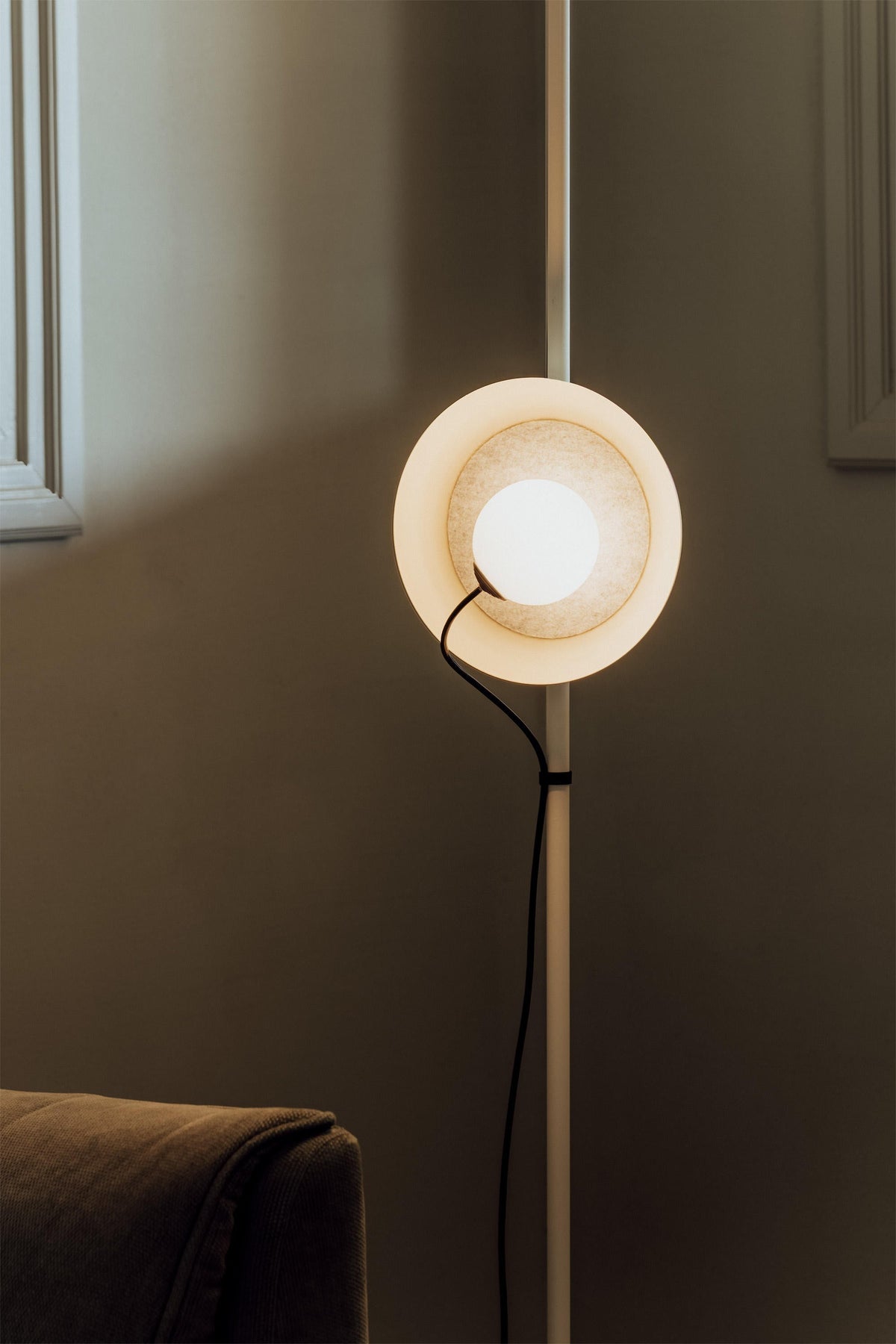 Acoustic vloerlamp