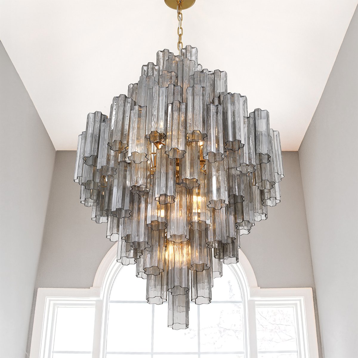 Eirorelle Diamant Kroonluchter met Gelaagde Amberkleurige Glasbuizen