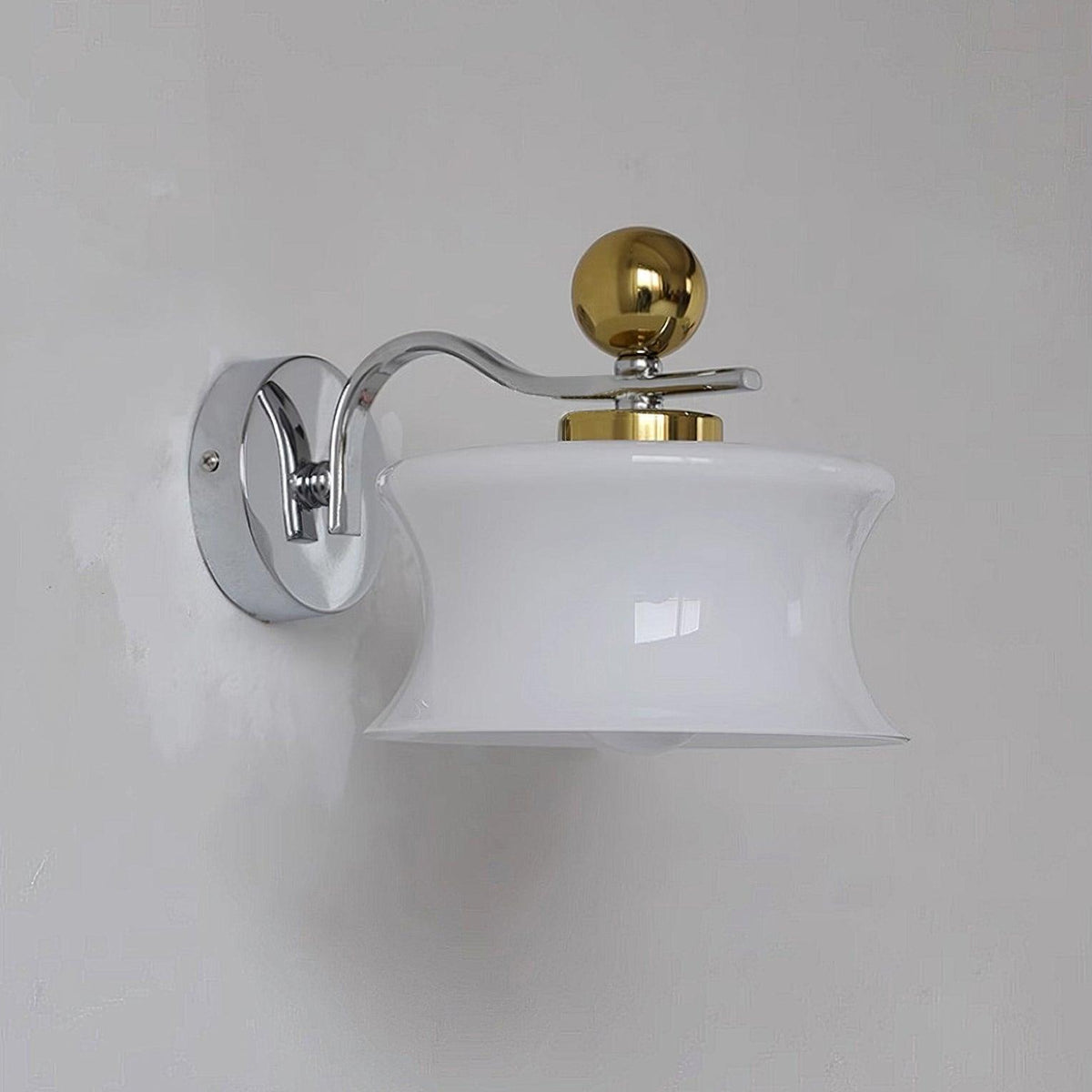 Blux Noordse kunst wandlamp met glazen kap