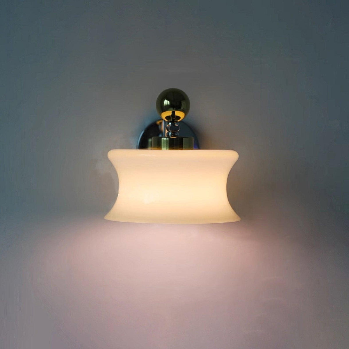 Blux Noordse kunst wandlamp met glazen kap