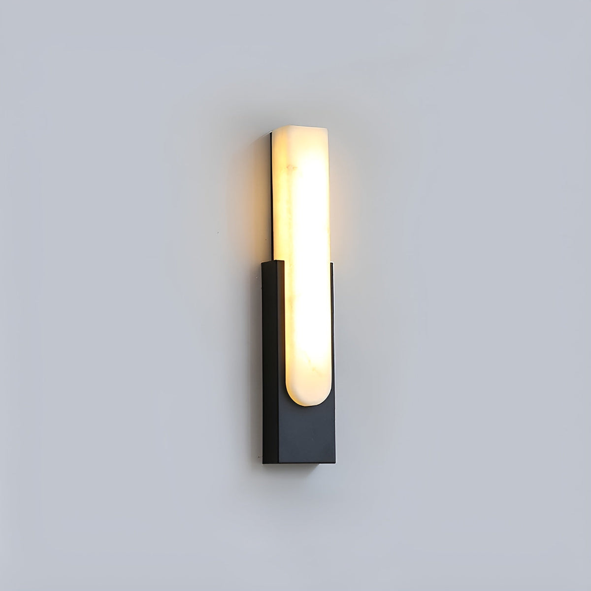 Xaldy wandlamp van albast