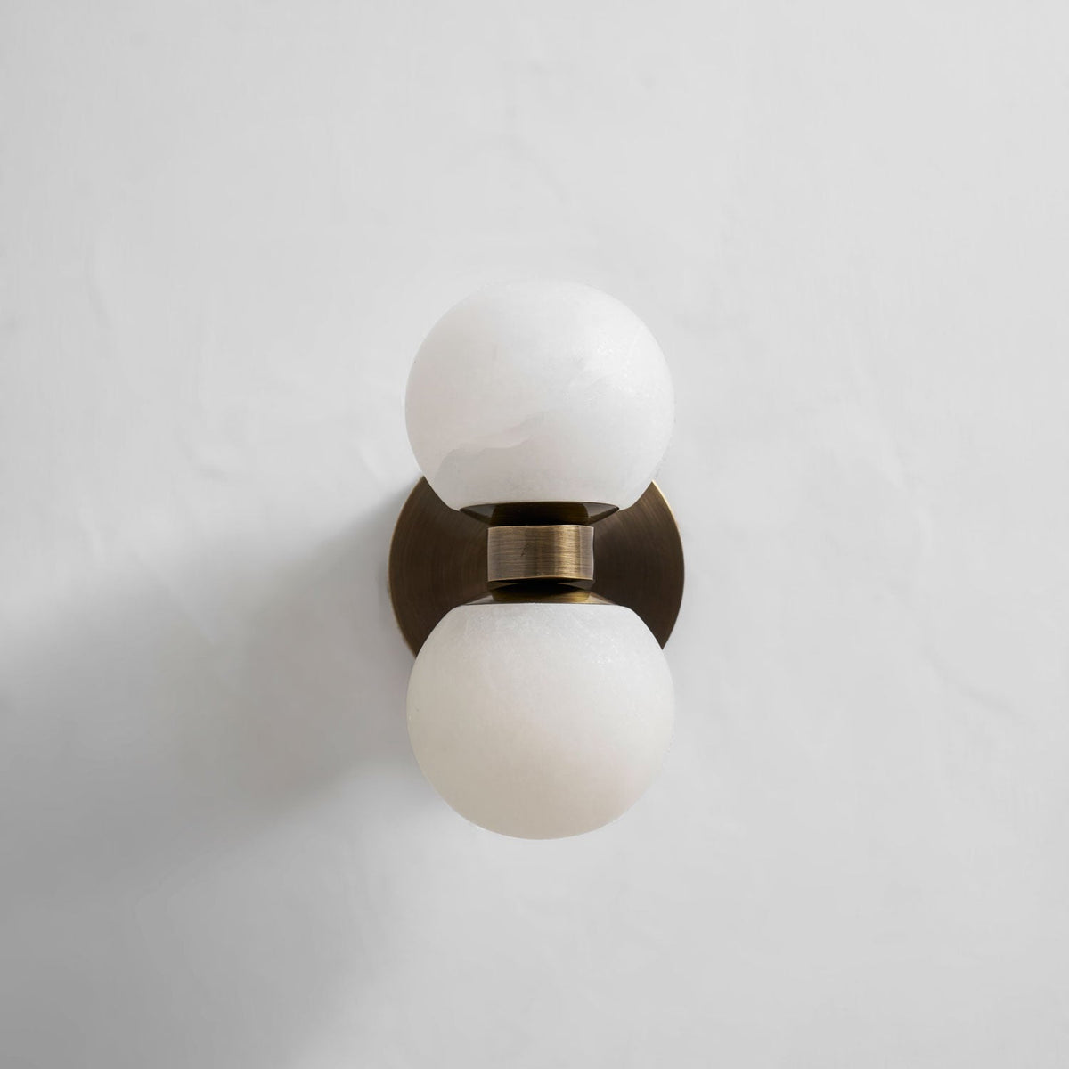 Lumenor albast Celestia Orb wandlamp