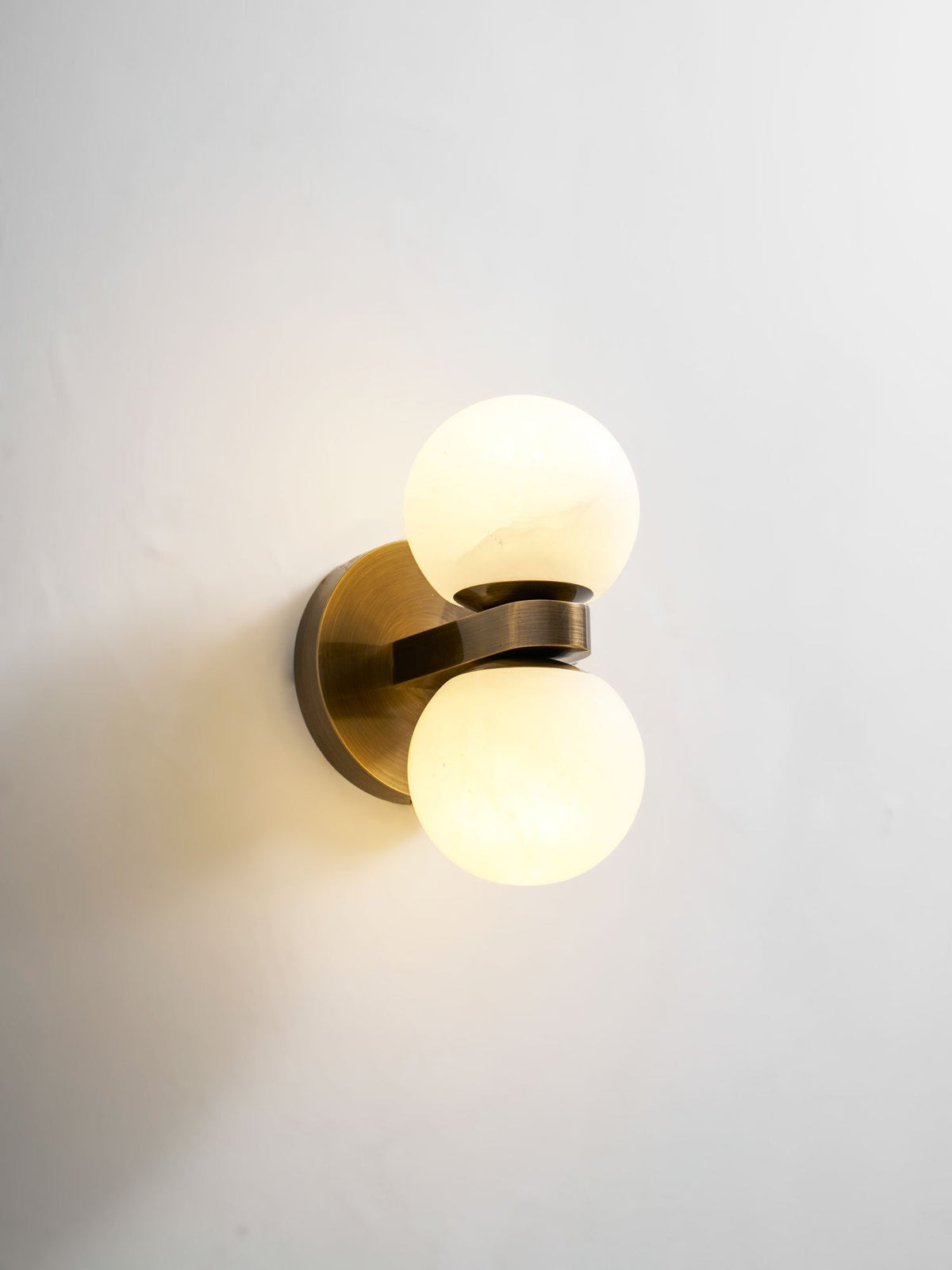 Lumenor albast Celestia Orb wandlamp