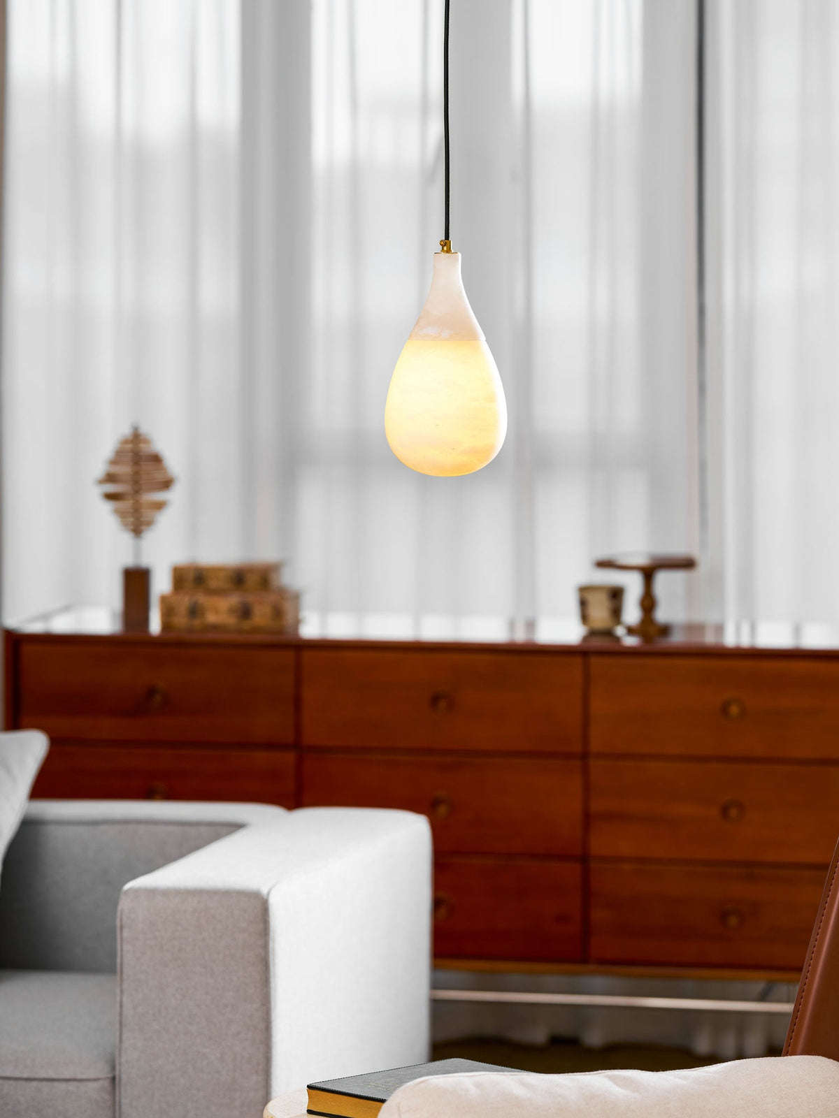 Avenith hanglamp met albasten druppelvormige kap