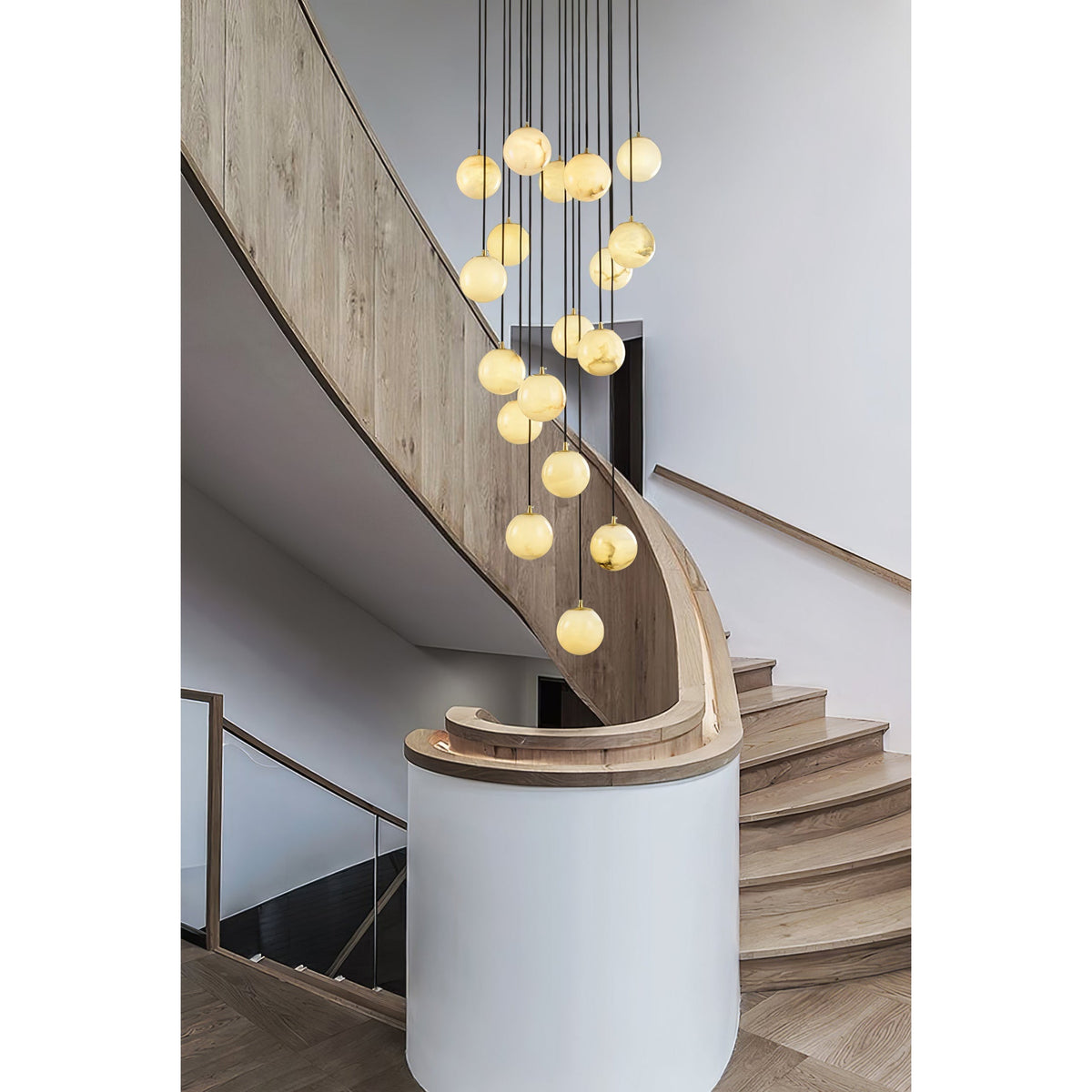 Gloruvye Moderne kroonluchter met balcluster in albast