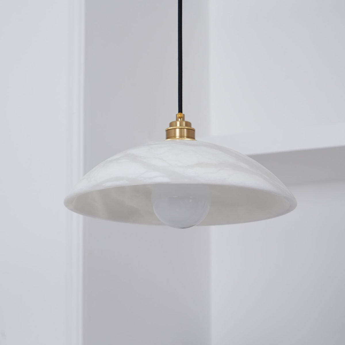 Ljomuvyd Individual Creativity koepelvormige albasten hanglamp