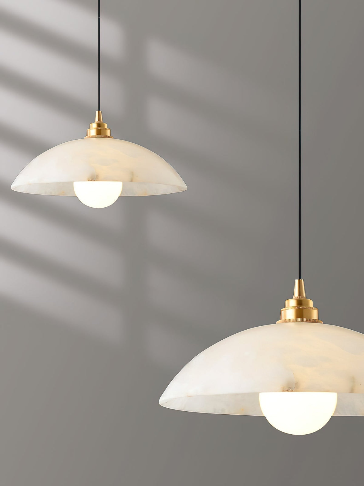 Ljomuvyd Individual Creativity koepelvormige albasten hanglamp