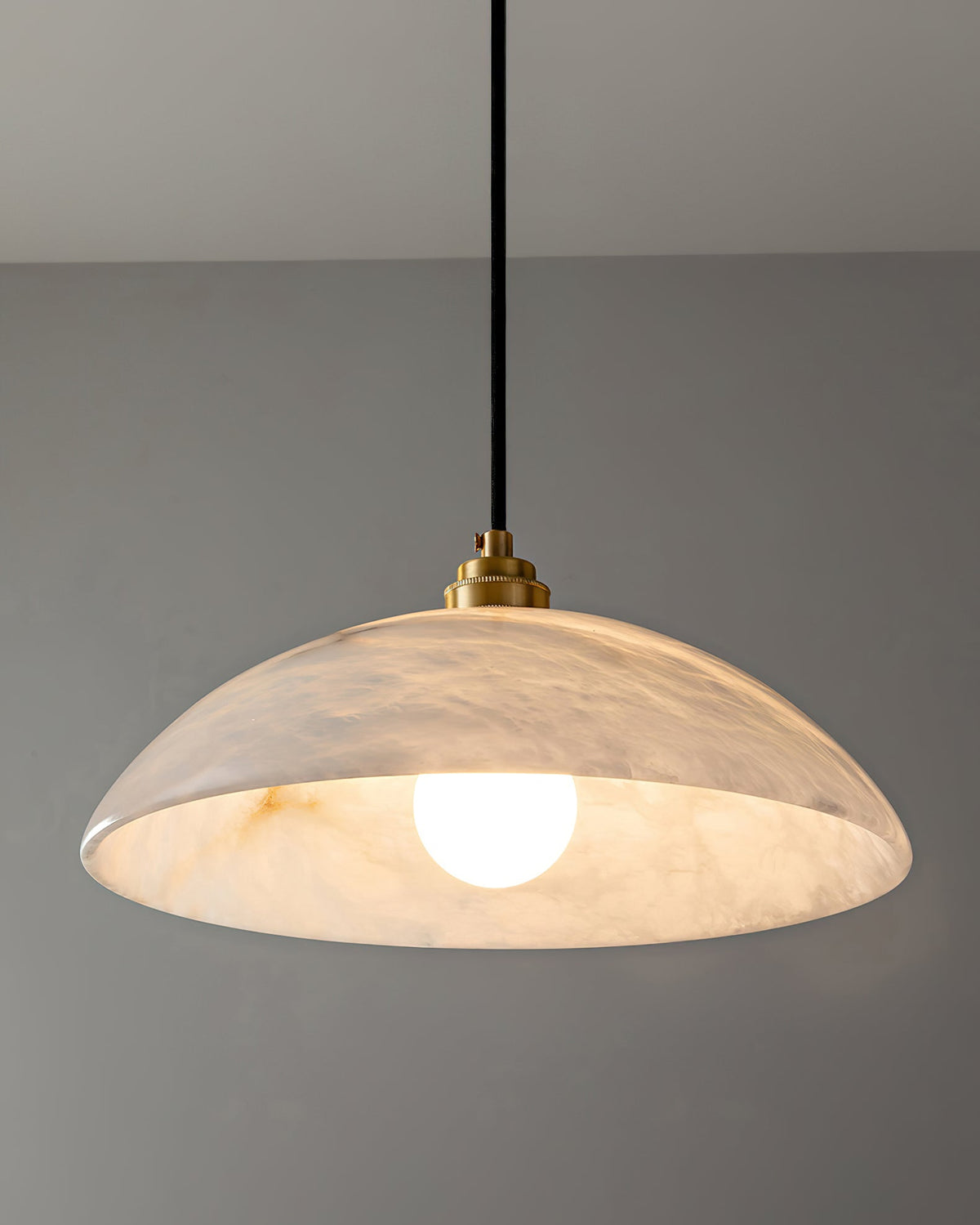 Ljomuvyd Individual Creativity koepelvormige albasten hanglamp