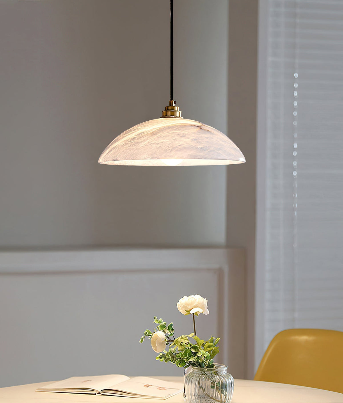 Ljomuvyd Individual Creativity koepelvormige albasten hanglamp
