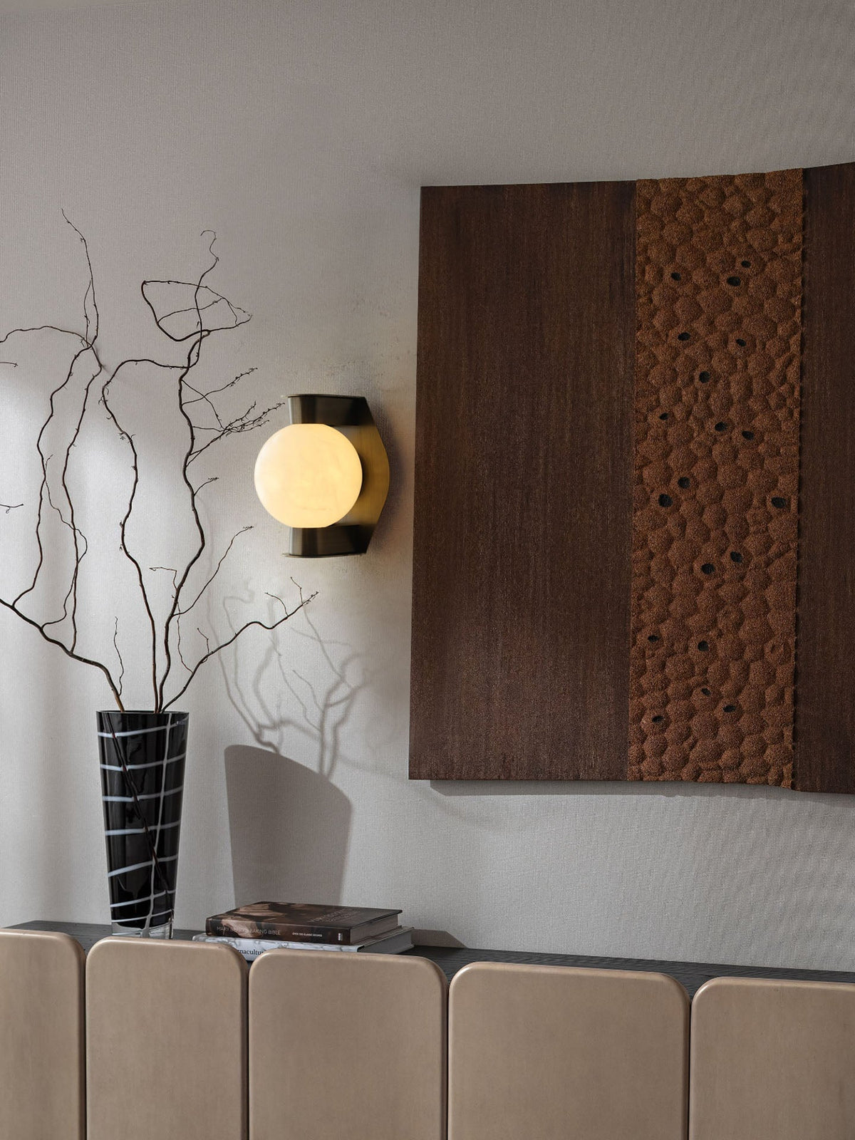 Caldrien Albast bol albasten wandlamp