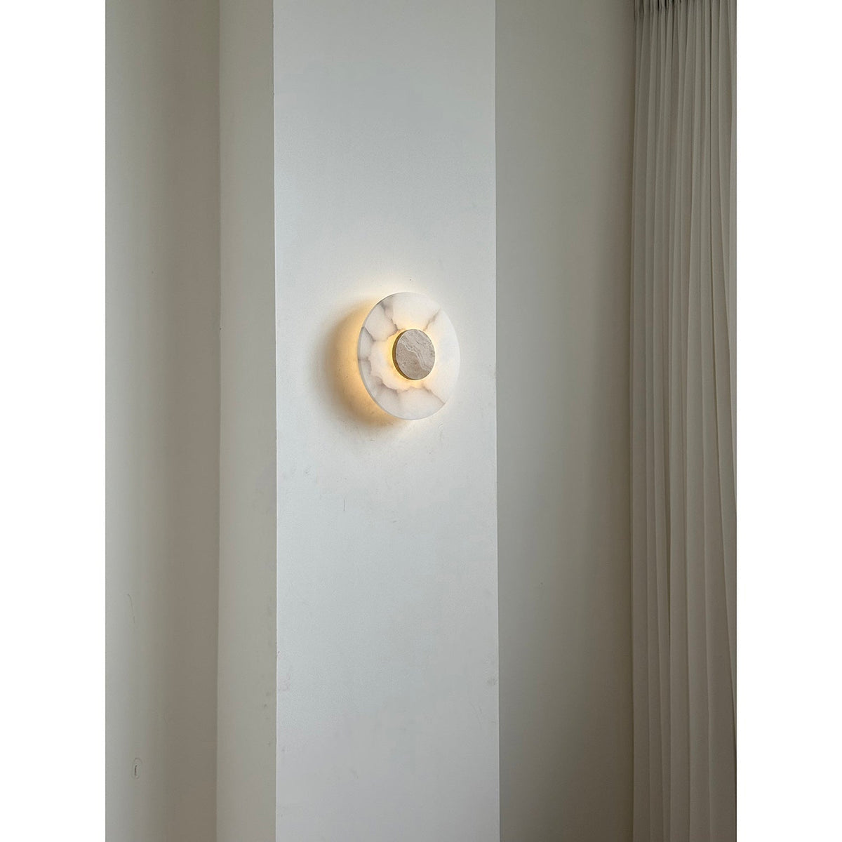 Rauduvyi Moderne wandlamp in albast met minimalistisch design