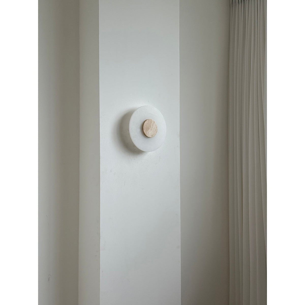 Rauduvyi Moderne wandlamp in albast met minimalistisch design