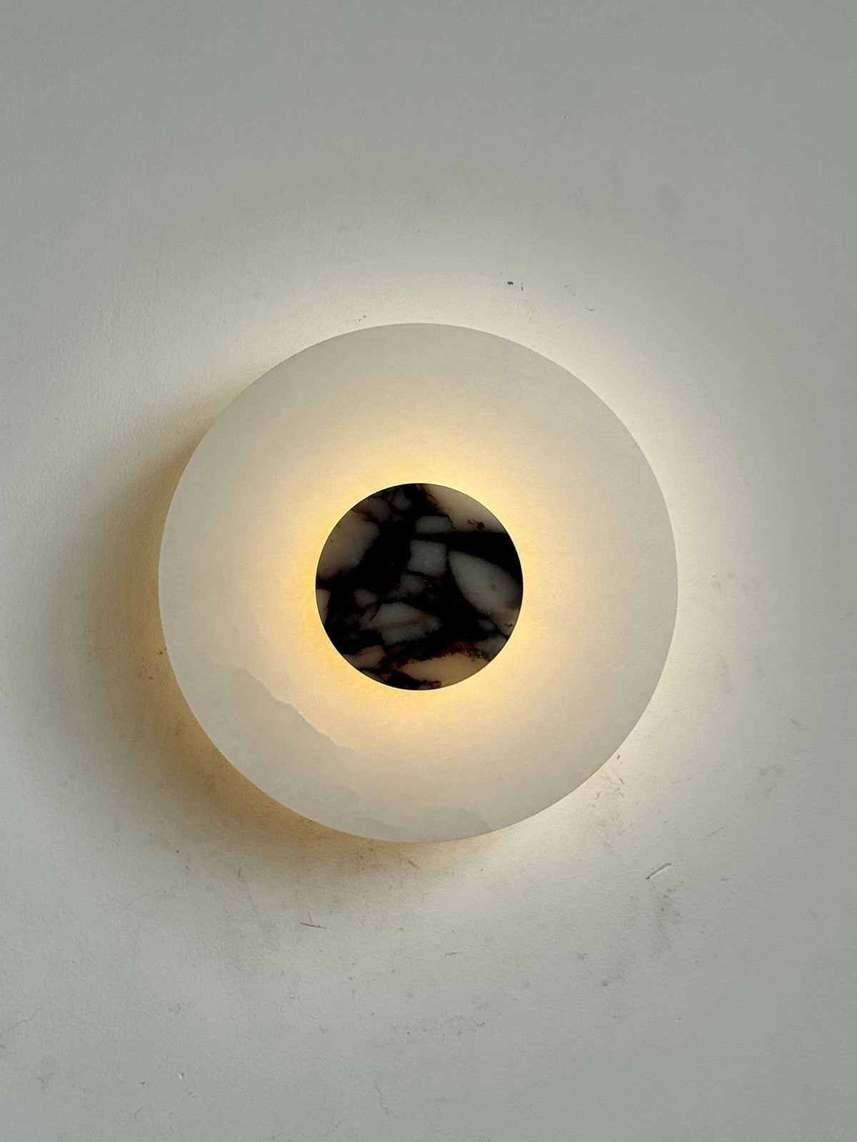 Rauduvyi Moderne wandlamp in albast met minimalistisch design