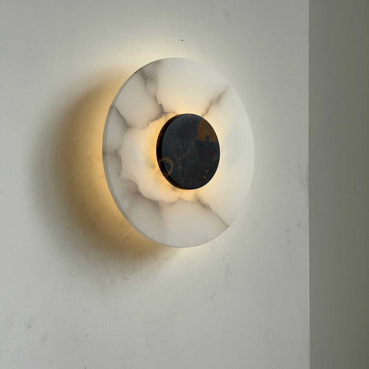 Rauduvyi Moderne wandlamp in albast met minimalistisch design
