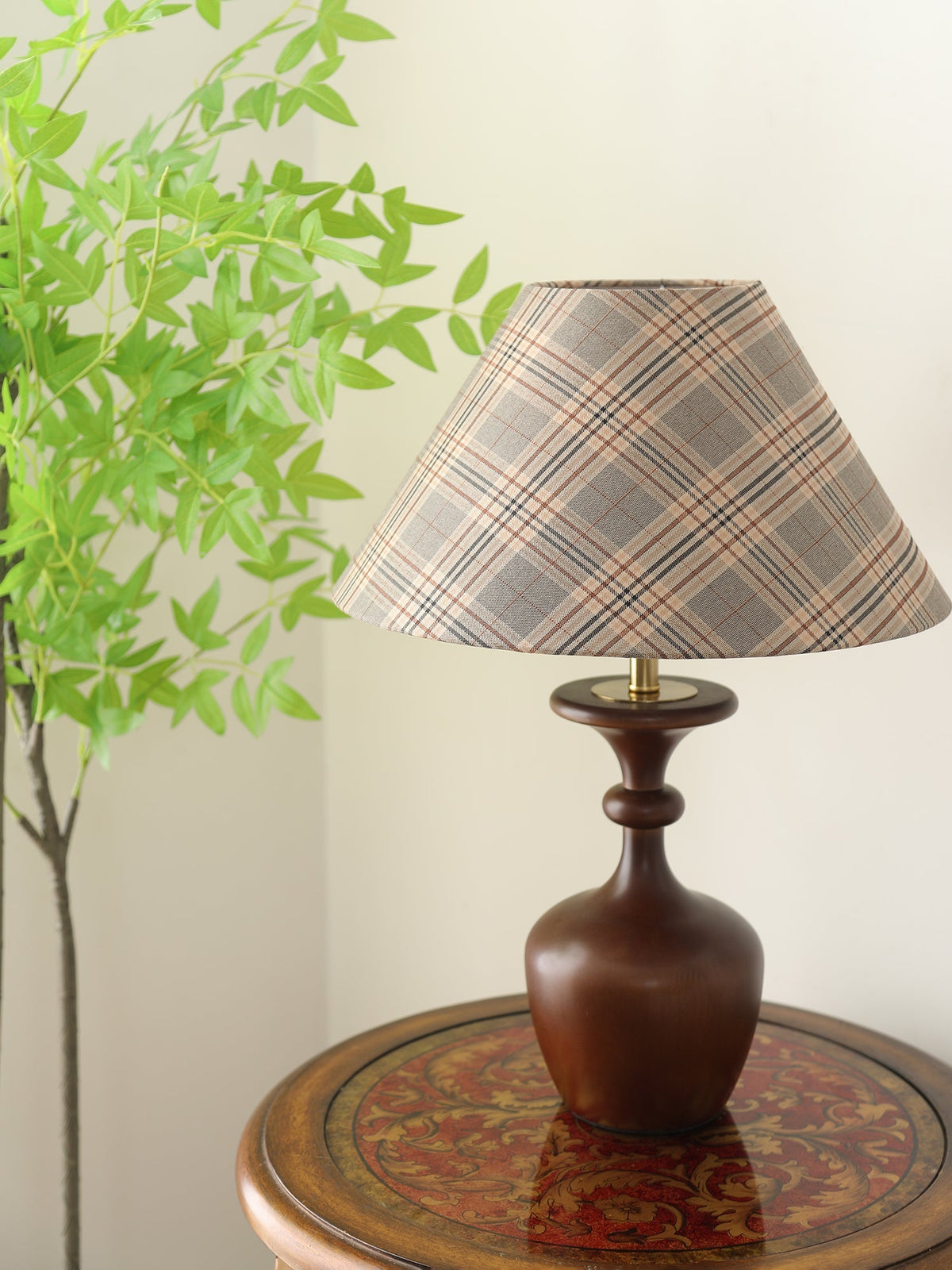 Alina Houten tafellamp met Beige Stof