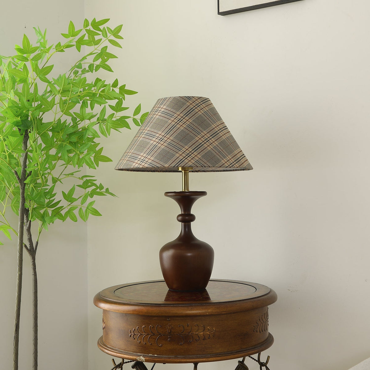 Alina Houten tafellamp met Beige Stof