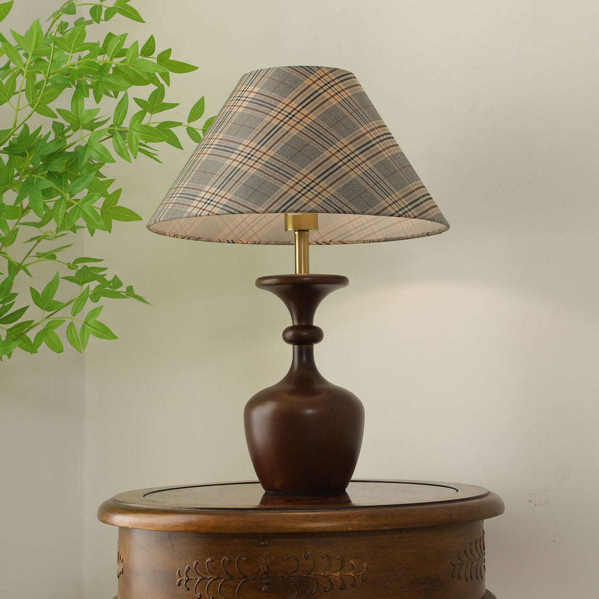 Alina Houten tafellamp met Beige Stof