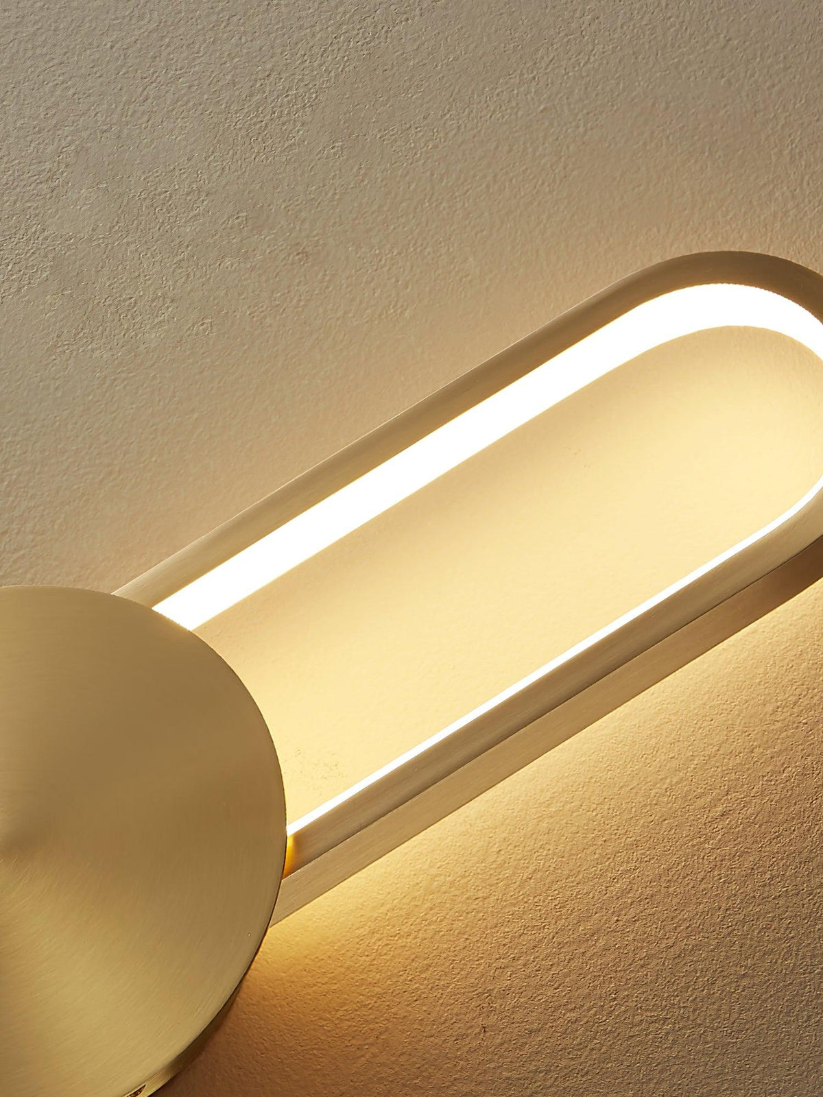 Orieniella Moderne minimalistische wandlamp van messing
