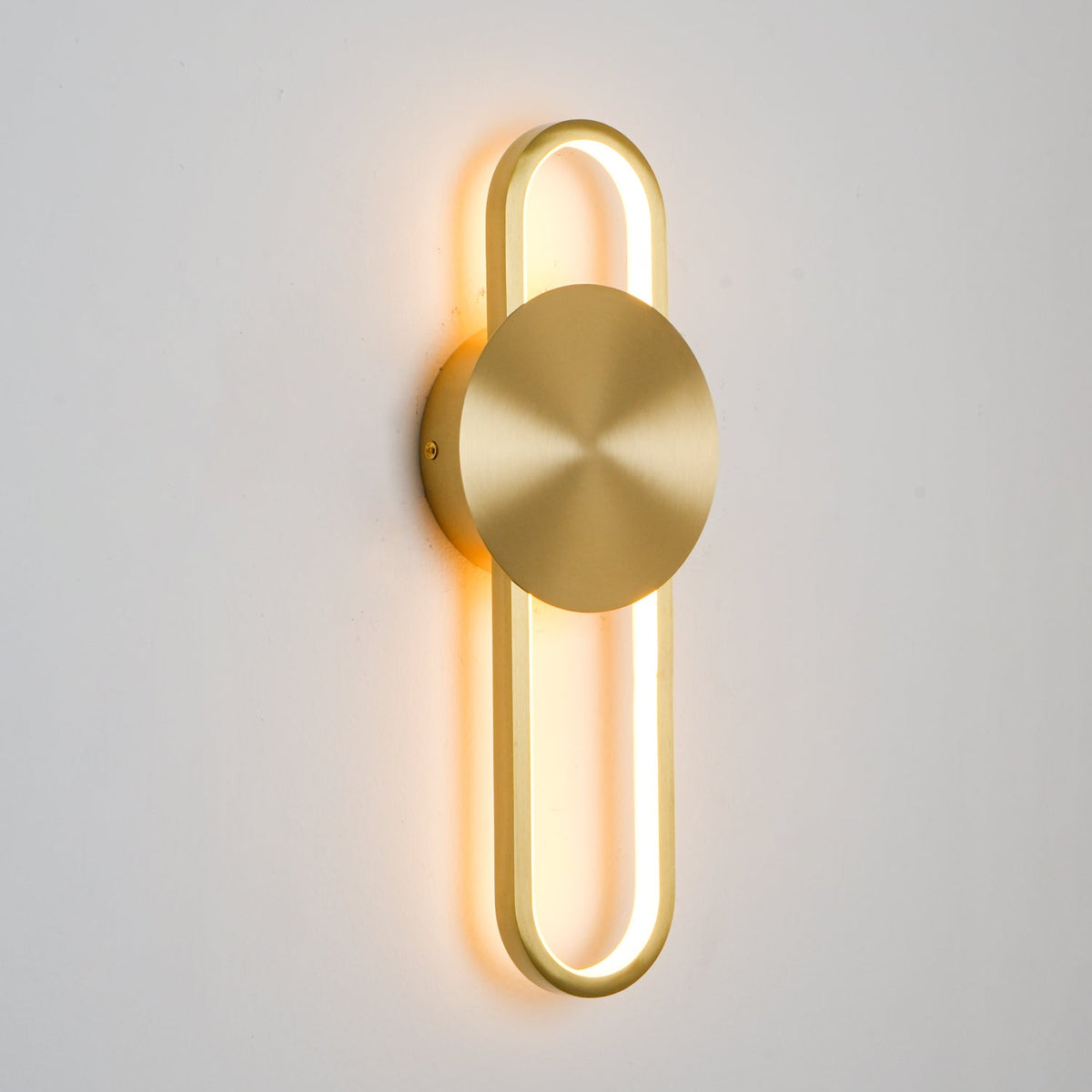 Orieniella Moderne minimalistische wandlamp van messing
