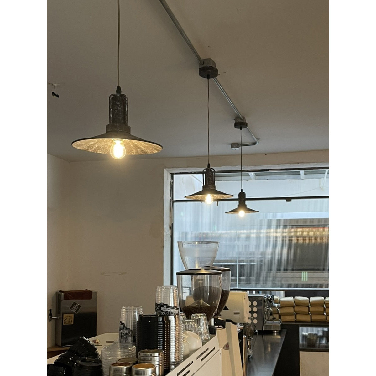 Yrvuvyi moderne minimalistische industriële hanglamp van metaal