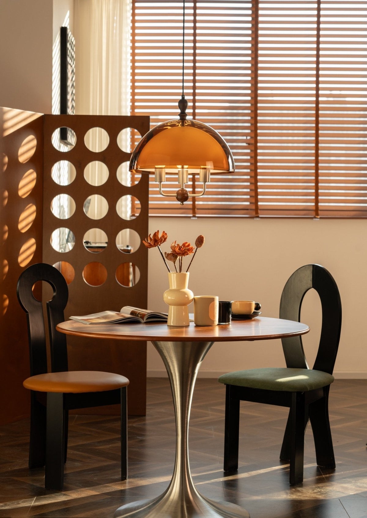 Cindariel hanglamp met bolvormige kap