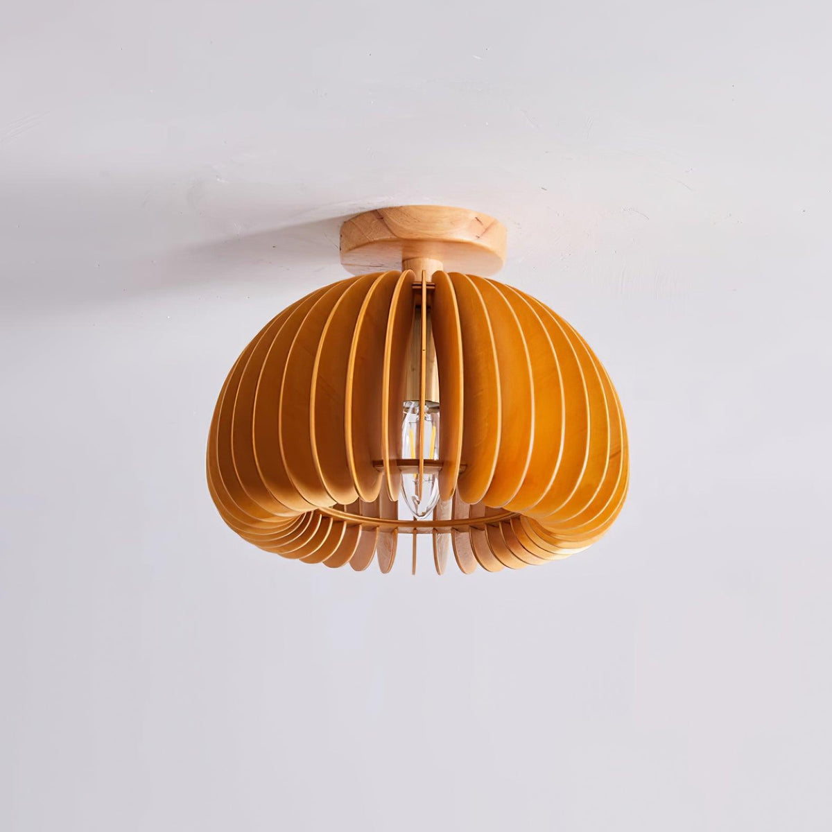 Plafondlamp pompoen met basshoutkap en -kapje natuurlijk