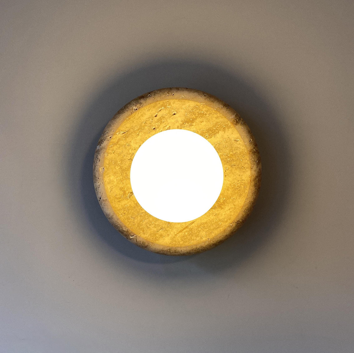 Liorerelia wandlamp