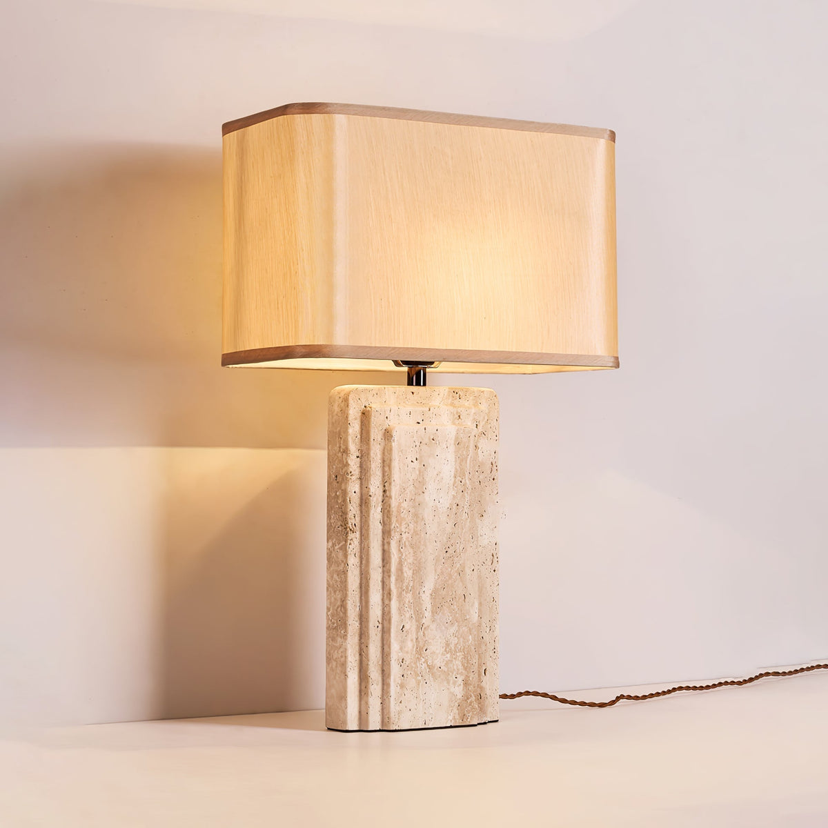 Cocare tafellamp van geel travertin