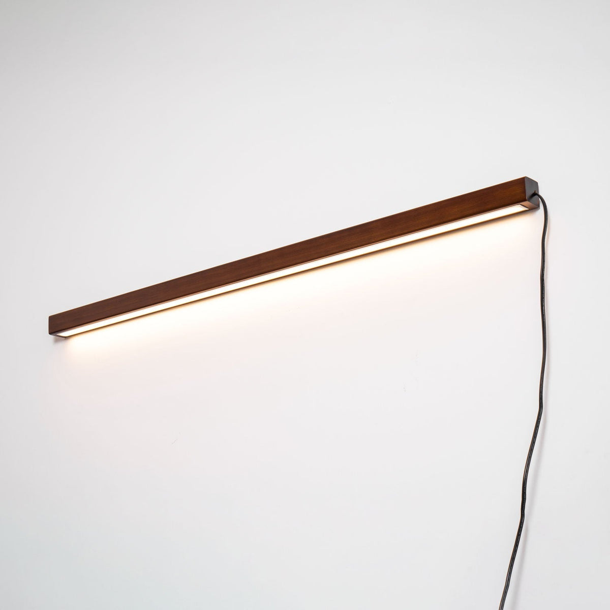 Bryf wandlamp Lineair Hout Met Stekker