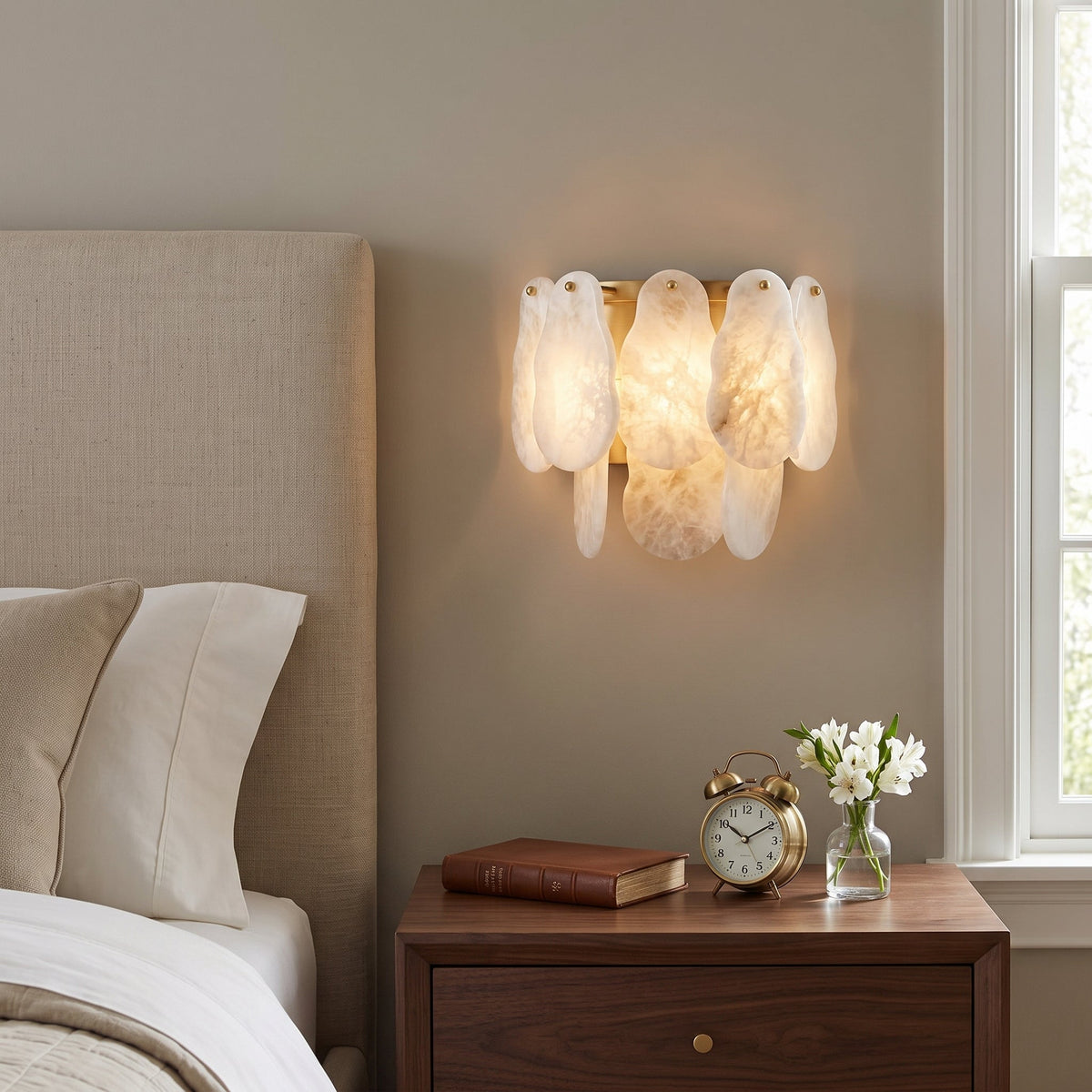 Quenstone onregelmatige albast wandlamp