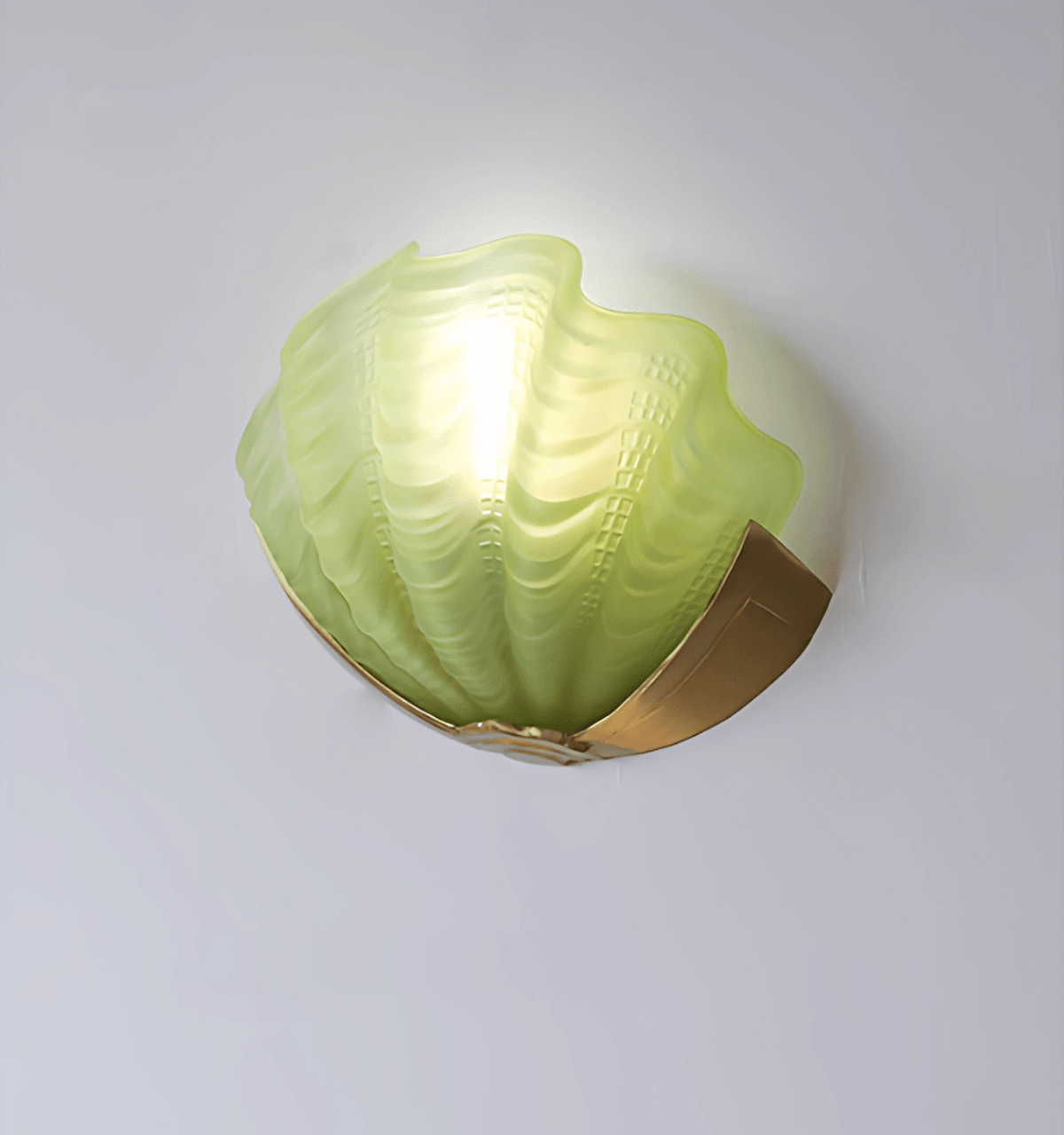 Nico Art Deco wandlamp met scallop-ontwerp in matglas