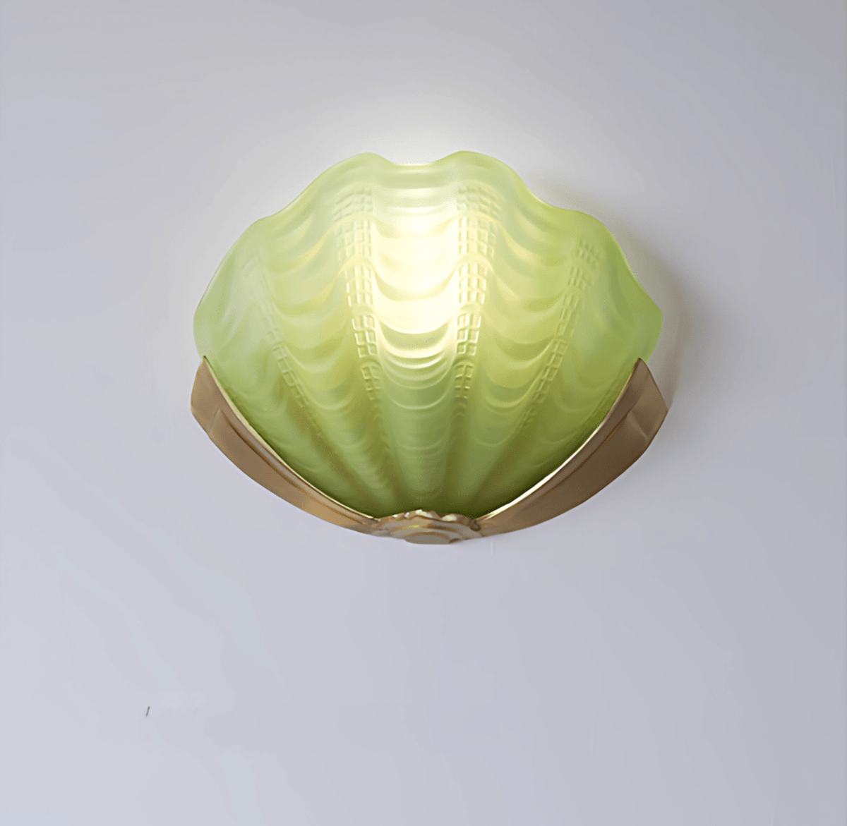 Nico Art Deco wandlamp met scallop-ontwerp in matglas