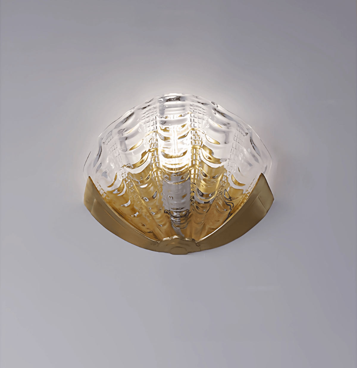 Nico Art Deco wandlamp met scallop-ontwerp in matglas