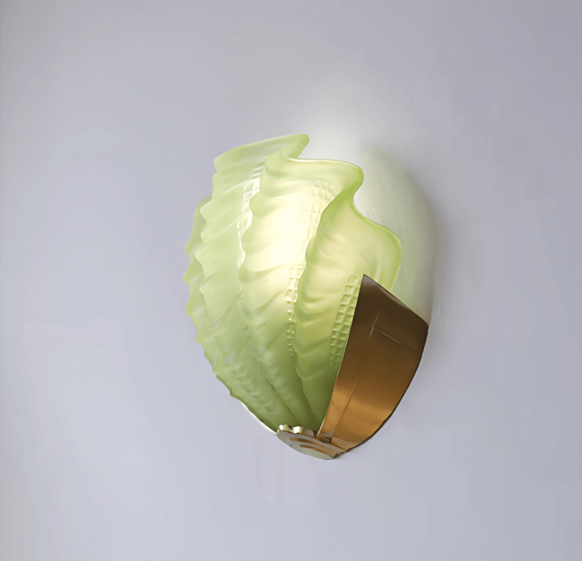 Nico Art Deco wandlamp met scallop-ontwerp in matglas