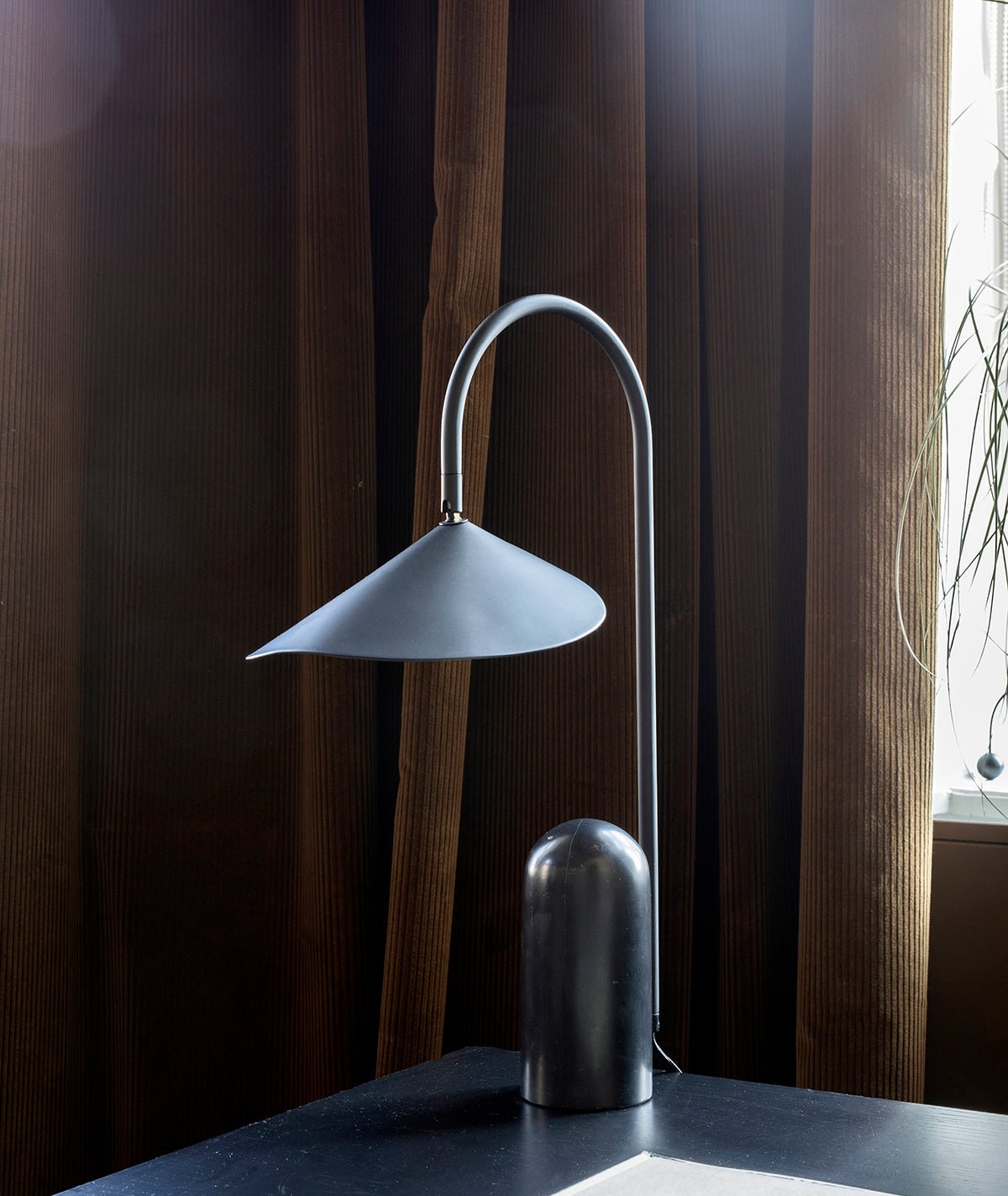 Selva Arc Leaf tafellamp