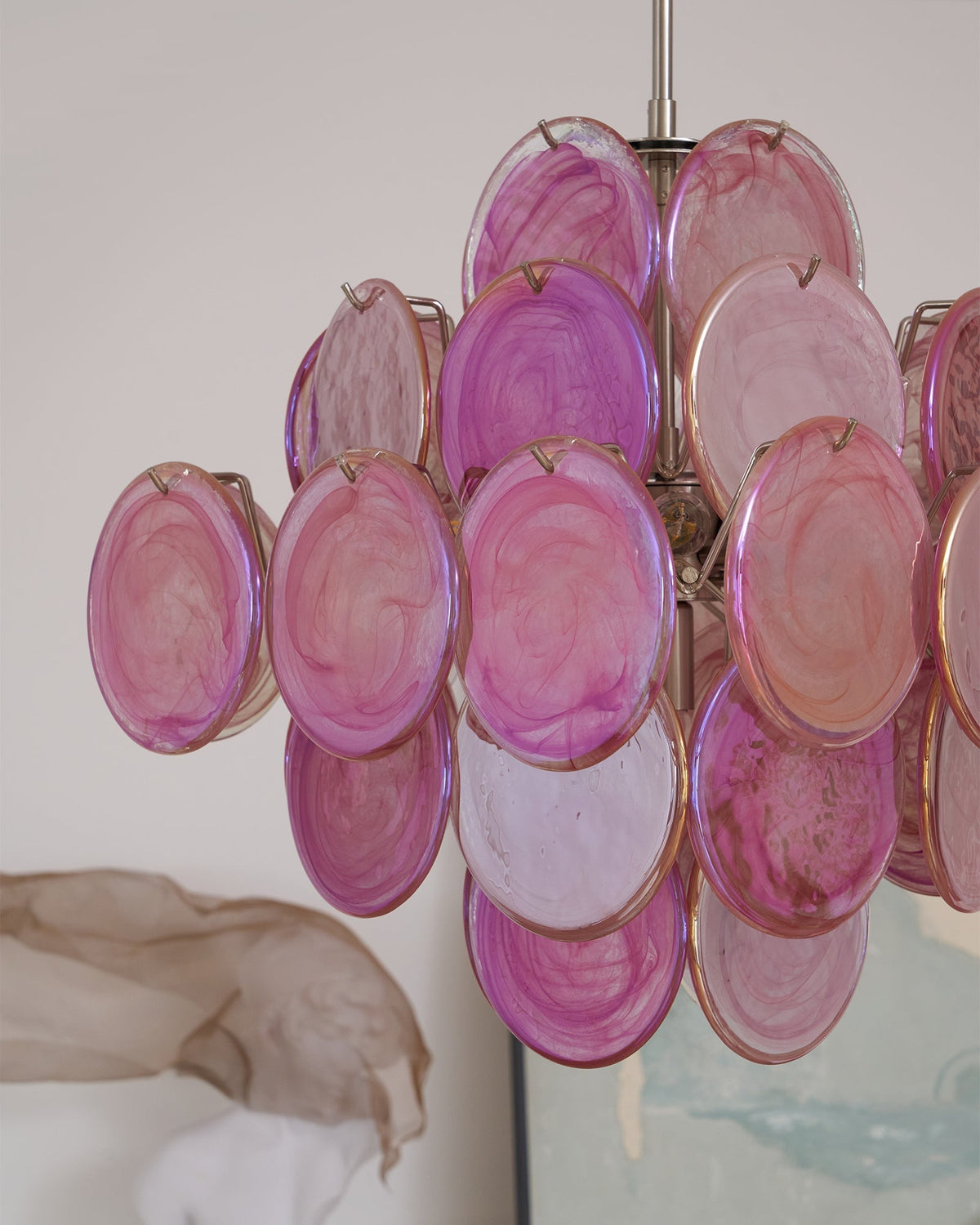 Celeian Kroonluchter Roze Iridescent Glazen Schijven Gelaagd Romantisch
